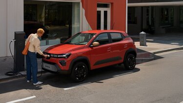 Dacia Spring electric connected to a public terminal