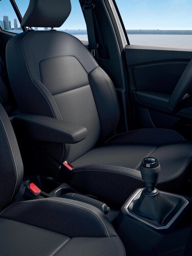 Dacia Sandero Expression - centre console with armrest