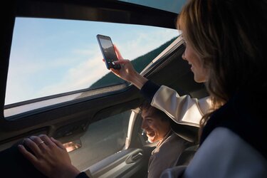 Panoramic sunroof - Dacia Bigster