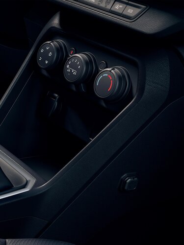 Dacia Sandero Expression - manual climate control