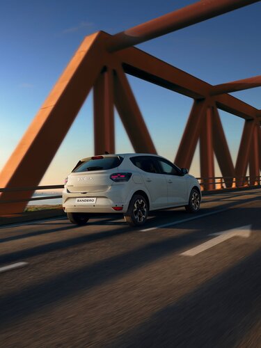 Robust rear end - Dacia Sandero